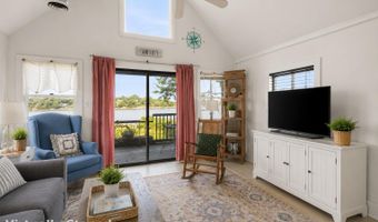 24 Little Bay Ln, Branford, CT 06405