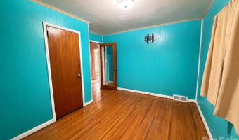1327 Dresden Dr W, Charlotte, NC 28205