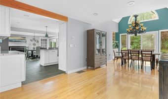 20 Beechwood Dr, Cranston, RI 02921