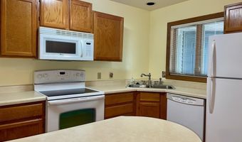 65 SPENCER VILLAGE Ct 14, Appleton, WI 54914