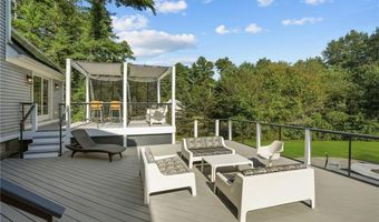 37 Dye Hill Rd, Hopkinton, RI 02832