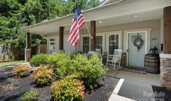 2717 Arnold Dr, Charlotte, NC 28205