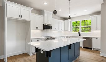 18 Winchelsea Ln, Bella Vista, AR 72714