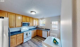 714 PIONEER Rd B4, Brookings, OR 97415