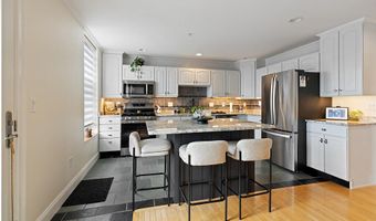 24 Pleasant St, Bangor, ME 04401