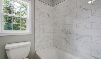 116 E Hadley St, Aurora, MO 65605