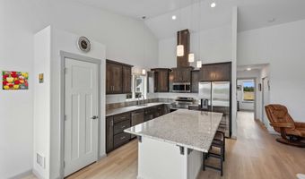 822 SPYGLASS Dr, Bandon, OR 97411