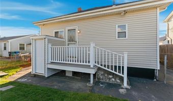 10 Woburn St, Cranston, RI 02910