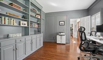 5 Spring Hill Rd, Bedford, NH 03110