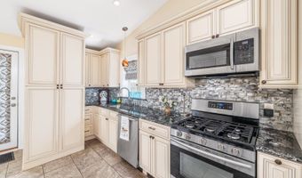 2 Canal St, Alloway, NJ 07422
