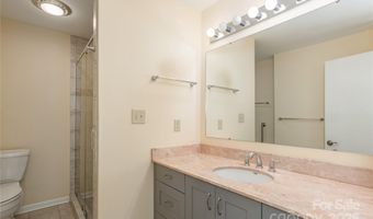 530 Crowfields Ln, Asheville, NC 28803