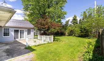 915 Sharondale Dr, Amherst, OH 44001