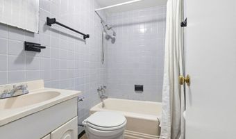 100 Lanark Rd 4, Boston, MA 02135