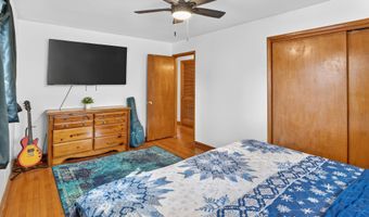 922 S Oak Ave, Aurora, MO 65605