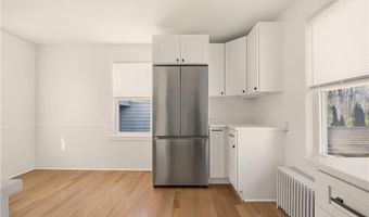 292 Sowams Rd, Barrington, RI 02806