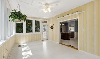 477 Redwood Forest Dr, Ballwin, MO 63021