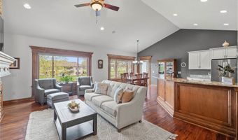 904 Eagle Creek Blvd SW, Altoona, IA 50009