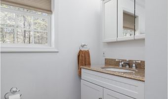 124 Auncient Oak Rd, Bethlehem, CT 06751