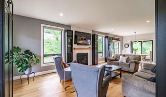 5 Goldfinch Dr, Falmouth, ME 04105