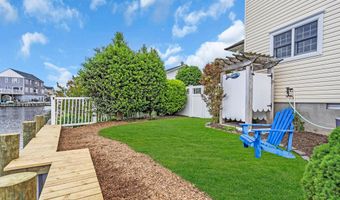 221 Magnolia Dr, Bayville, NJ 08721
