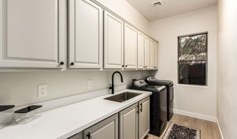 940 W MACAW Dr, Chandler, AZ 85286