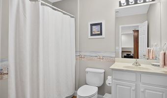 4 Hollyhock Knoll Ct 4, Bourne, MA 02532