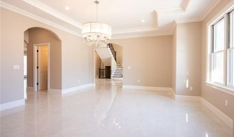 7 Dennell Dr, Lincoln, RI 02865