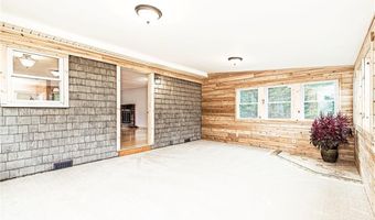 75 Hickory Dr, North Kingstown, RI 02852