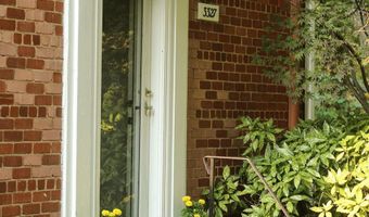 3327 MARTHA CUSTIS Dr 3327, Alexandria, VA 22302