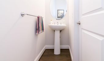 2544 Oxford Cir, Ann Arbor, MI 48103