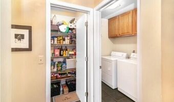 2734 Winter Garden Ct, Ann Arbor, MI 48105