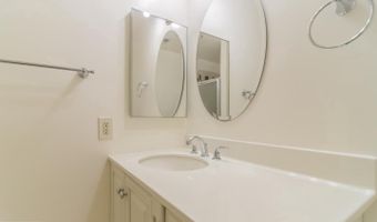7628 WESTLAKE Ter 74, Bethesda, MD 20817