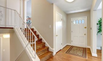8108 BEECH TREE Rd, Bethesda, MD 20817