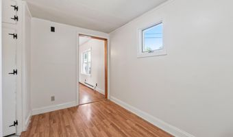 11 Outlet Rd, Augusta, ME 04330