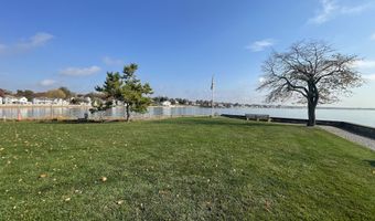37 Seaview Ave, Branford, CT 06405