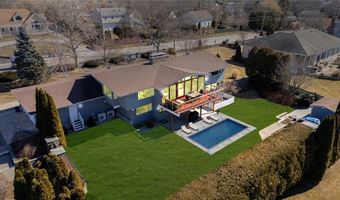 10 Ocean View Dr, Middletown, RI 02842