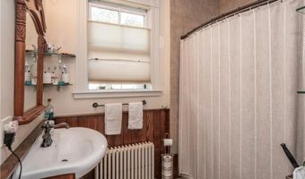 17 Lincoln St, Newport, RI 02840