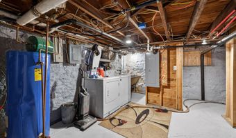 87 School St, Ahmeek, MI 49901