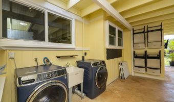 1341 Akaiki St, Kailua, HI 96734