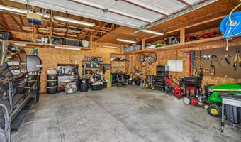 615 10th Ave NW, Altoona, IA 50009