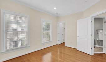 1818 POTOMAC GREENS Dr, Alexandria, VA 22314