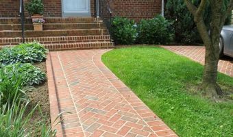 21 E OAK St E, Alexandria, VA 22301
