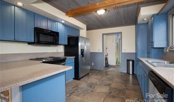 400 Three Dog Mountain Rd, Bakersville, NC 28705