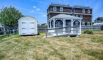 117 Wolcott Ave, Middletown, RI 02842