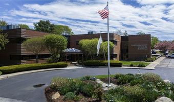 360 Kingstown Rd 202, Narragansett, RI 02882