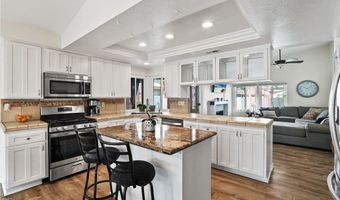 780 Gregory Ln, Oceanside, CA 92057