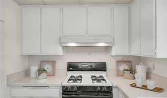 2155 W Banbury Cir, Anaheim, CA 92804