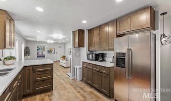 311 N School St, Cascade, ID 83611