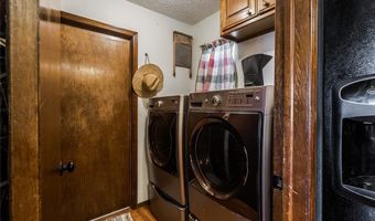 104 Caulder Dr, Chickasha, OK 73018