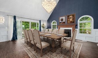 19 Elizabeth Dr, Auburn, MA 01501